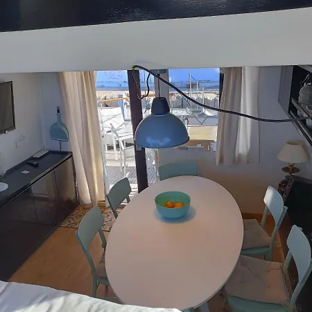Botel Noche Insolita En Yate De 16m A 2 Minutos De La Playa