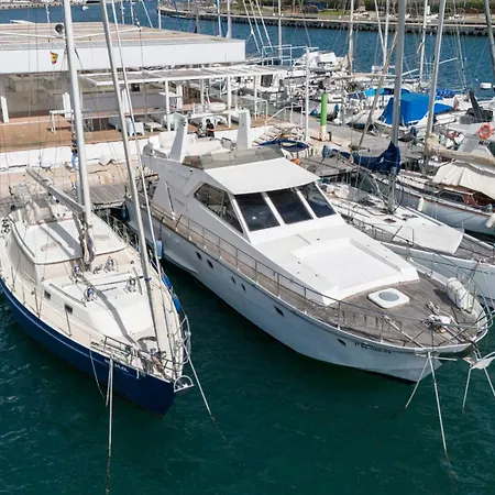 Botel Noche Insolita En Yate De 16m A 2 Minutos De La Playa *